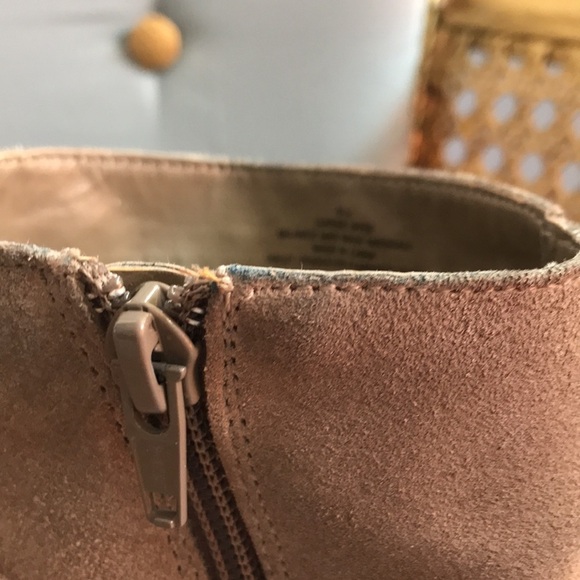 Mossimo supply Co. Gray suede, chunky heel, zip up, ankle booties size 8.5 - Picture 10 of 12